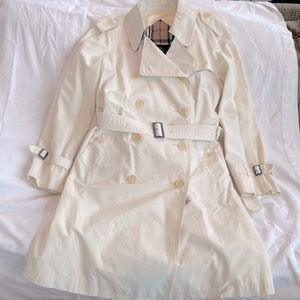 BURBERRY LONDON Double Breasted Vintage Style Trench. Cream color. Size 12R